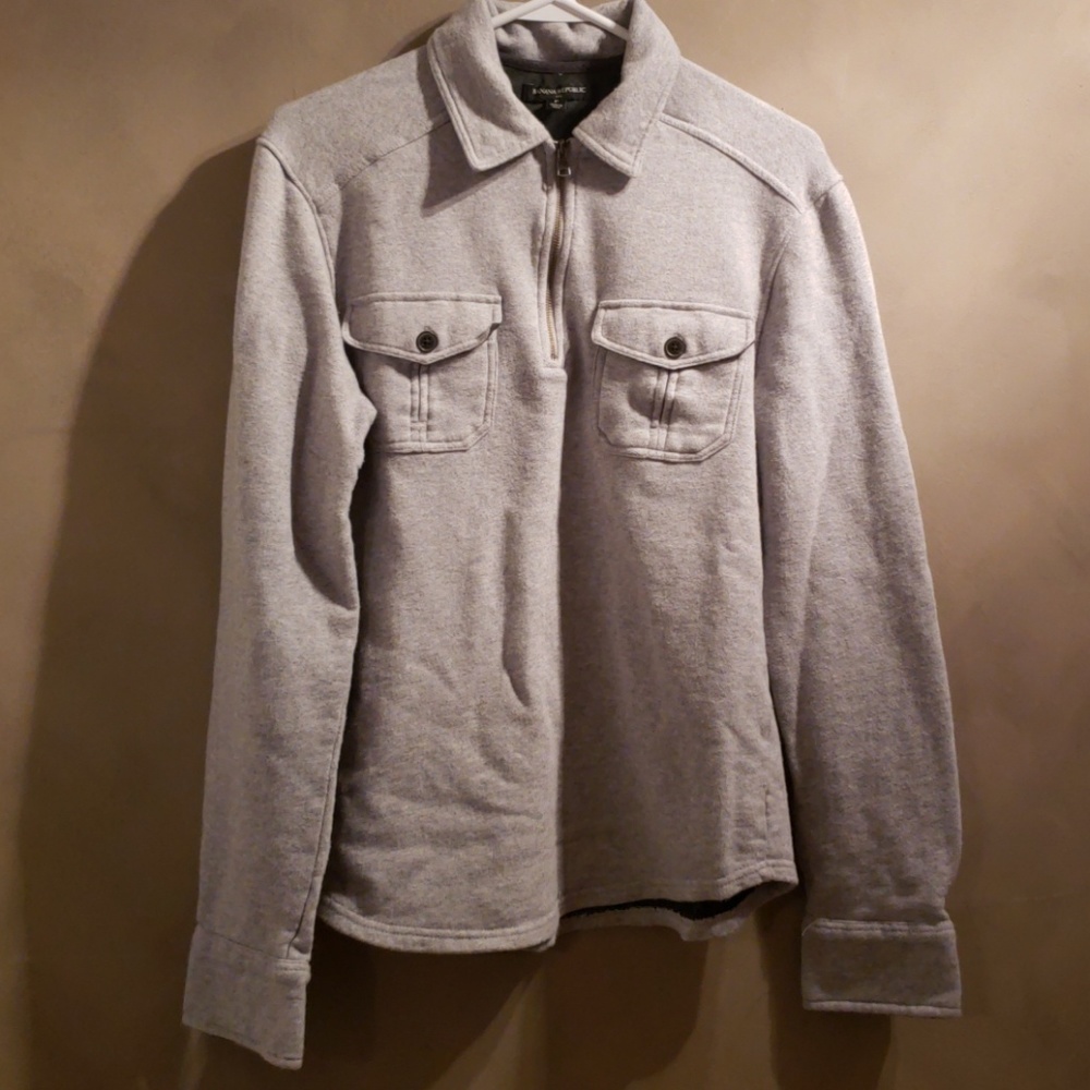 Men’s Banana Republic top